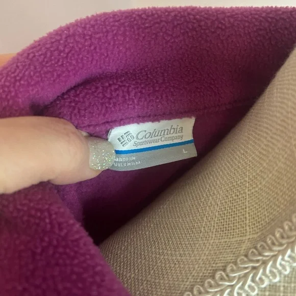 Columbia fushia color size large women’s zip up fleece jacket. Great condition. - Picture 8 of 9